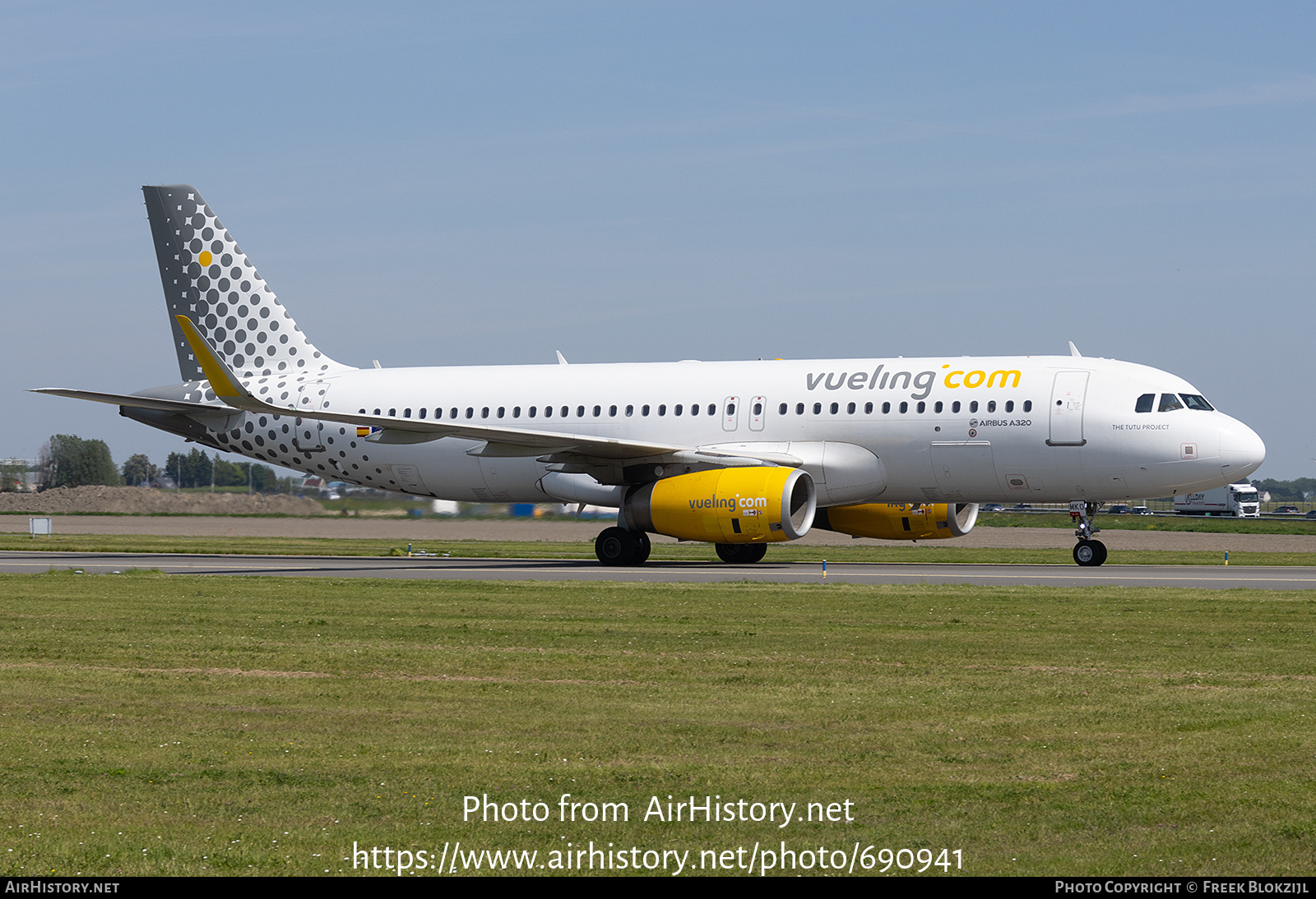 Aircraft Photo of EC-MKO | Airbus A320-232 | Vueling Airlines | AirHistory.net #690941