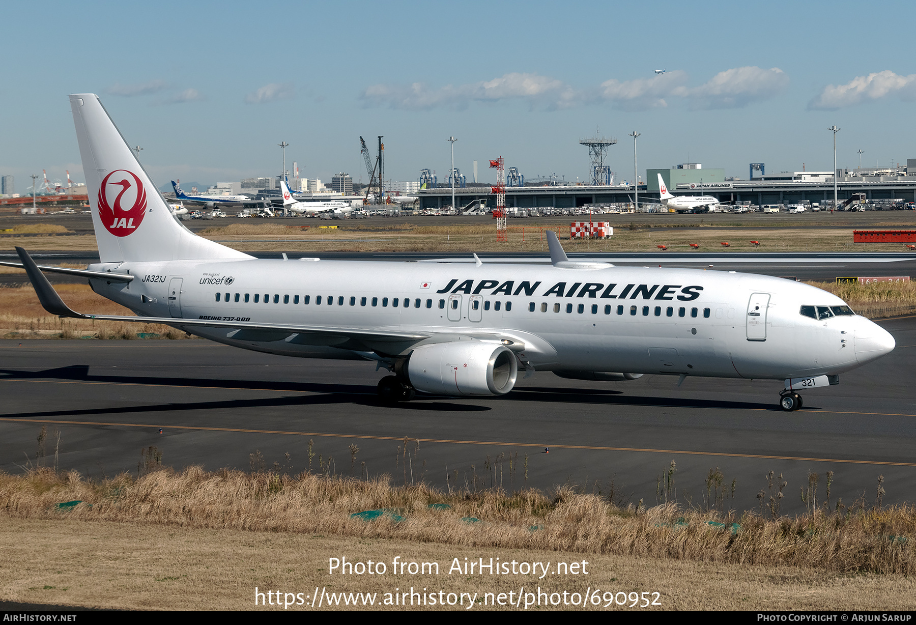 Aircraft Photo of JA321J | Boeing 737-846 | Japan Airlines - JAL | AirHistory.net #690952