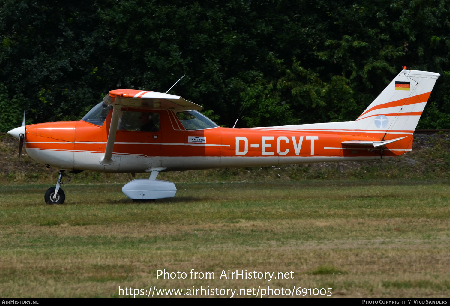 Aircraft Photo of D-ECVT | Reims F150L | AirHistory.net #691005