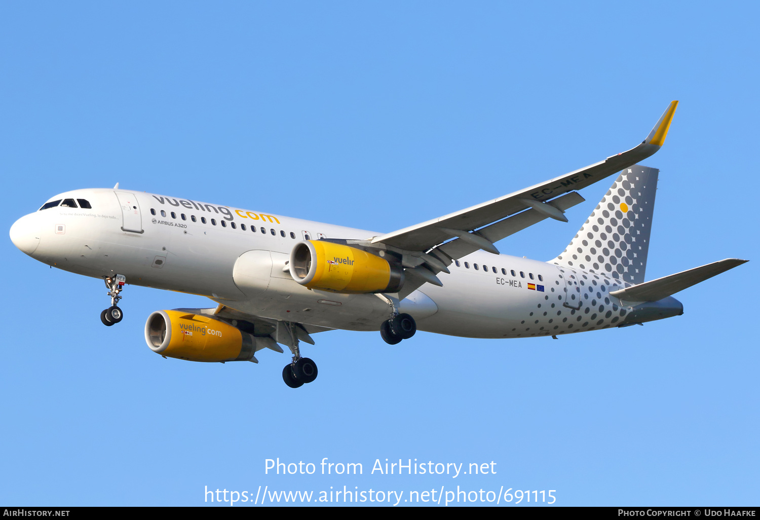Aircraft Photo of EC-MEA | Airbus A320-232 | Vueling Airlines | AirHistory.net #691115