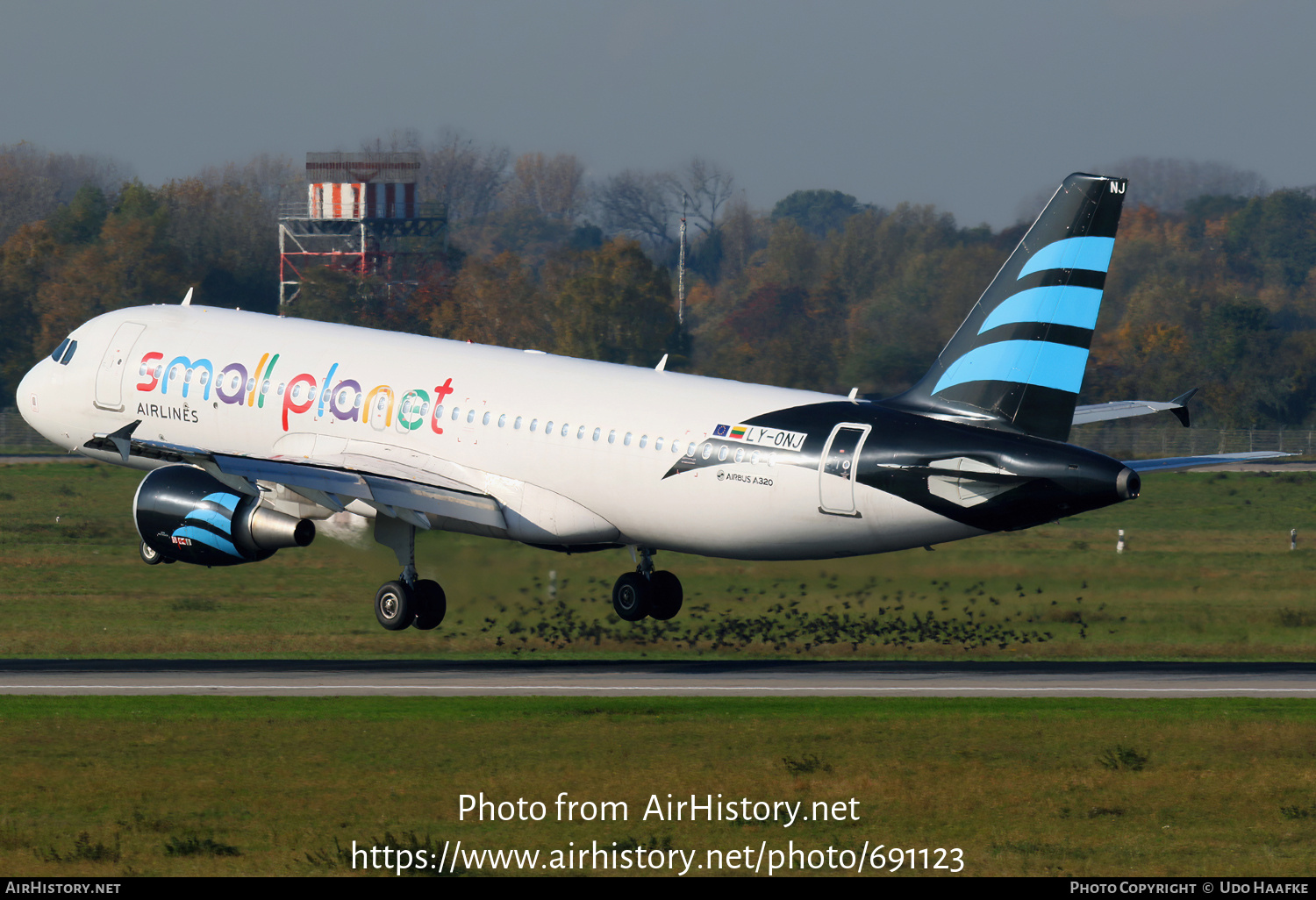Aircraft Photo of LY-ONJ | Airbus A320-214 | Small Planet Airlines | AirHistory.net #691123