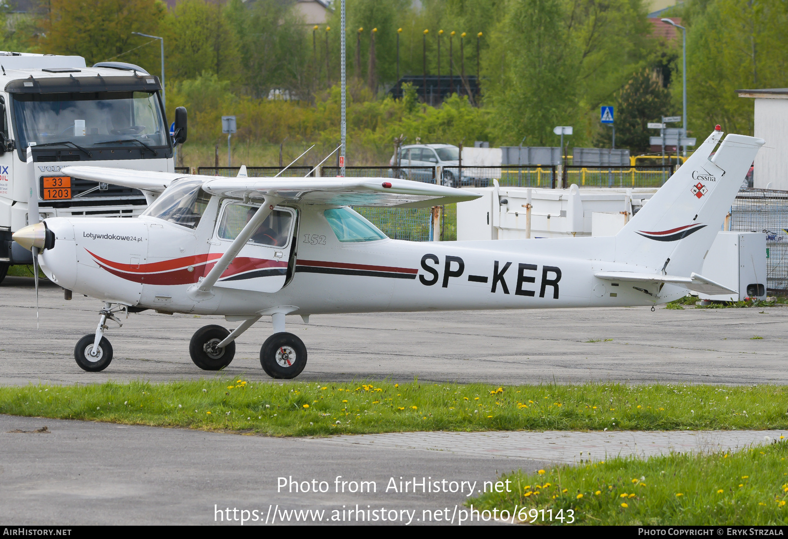 Aircraft Photo of SP-KER | Cessna 152 | Aeroklub Nowy Targ | AirHistory.net #691143
