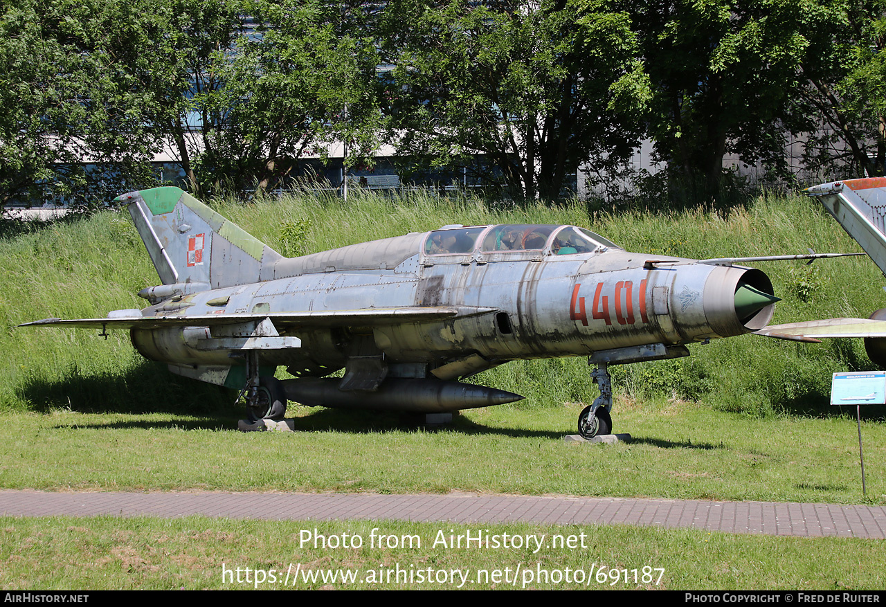 Aircraft Photo of 4401 | Mikoyan-Gurevich MiG-21US | Poland - Air Force | AirHistory.net #691187