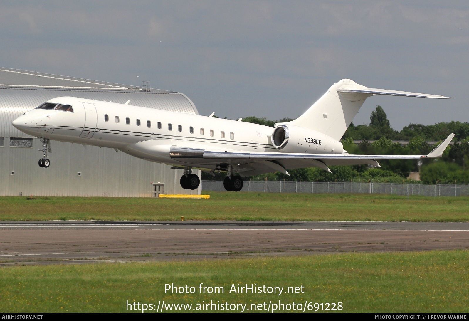 Aircraft Photo of N599CE | Bombardier Global 6000 (BD-700-1A10) | AirHistory.net #691228