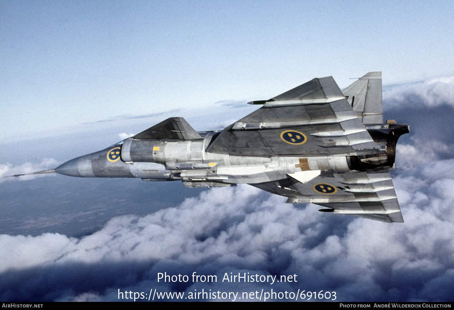 Aircraft Photo of 37-71 | Saab JA37 Viggen | Sweden - Air Force | AirHistory.net #691603