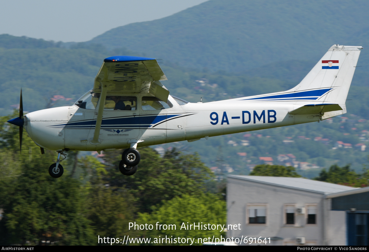 Aircraft Photo of 9A-DMB | Cessna 172N Skyhawk II | Fakultet Prometnih Znanosti | AirHistory.net #691641