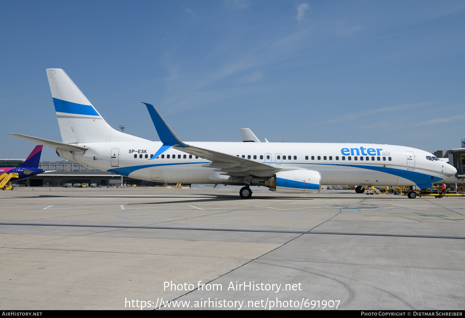 Aircraft Photo of SP-ESK | Boeing 737-8Q8 | Enter Air | AirHistory.net #691907