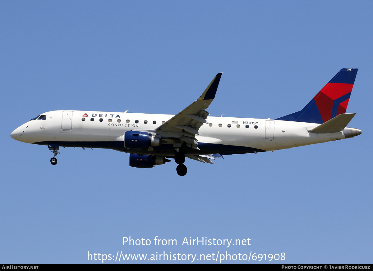 Aircraft Photo of N301SY | Embraer 175LL (ERJ-170-200LL) | Delta Connection | AirHistory.net #691908