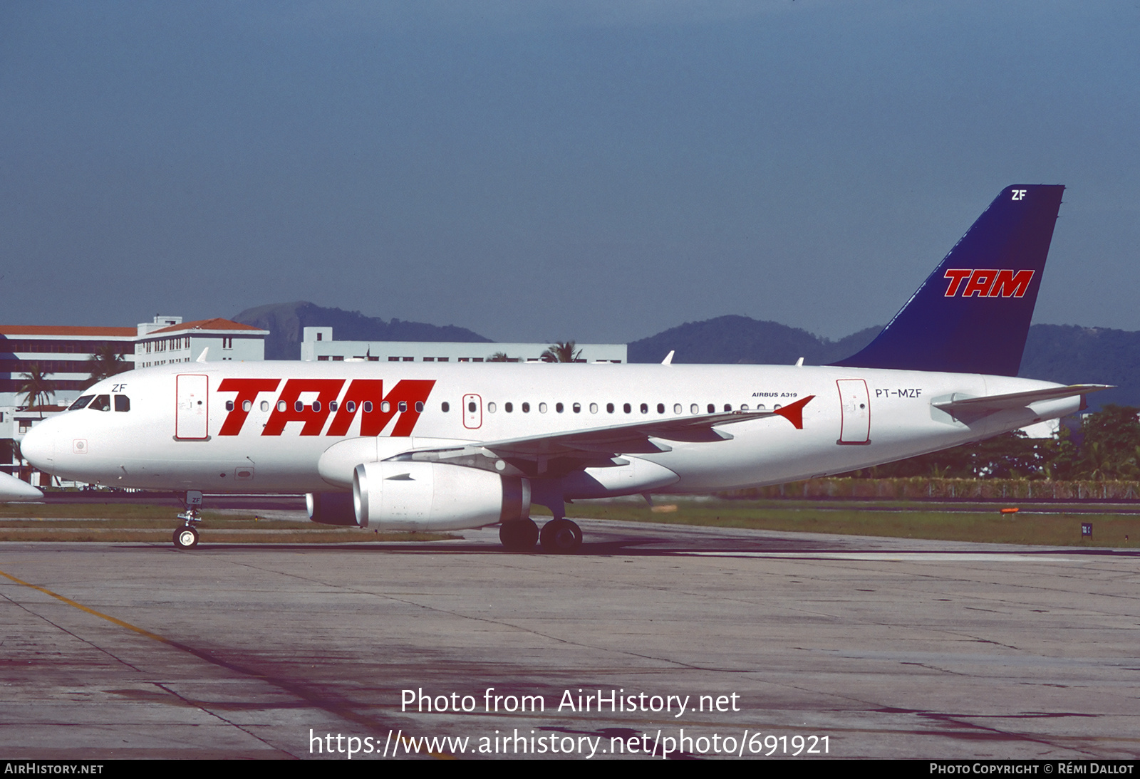 Aircraft Photo of PT-MZF | Airbus A319-132 | TAM Linhas Aéreas | AirHistory.net #691921