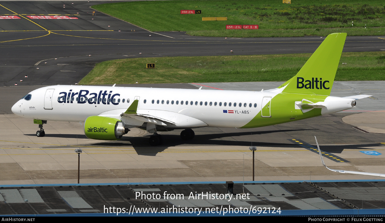 Aircraft Photo of YL-ABS | Airbus A220-371 (BD-500-1A11) | AirBaltic | AirHistory.net #692124