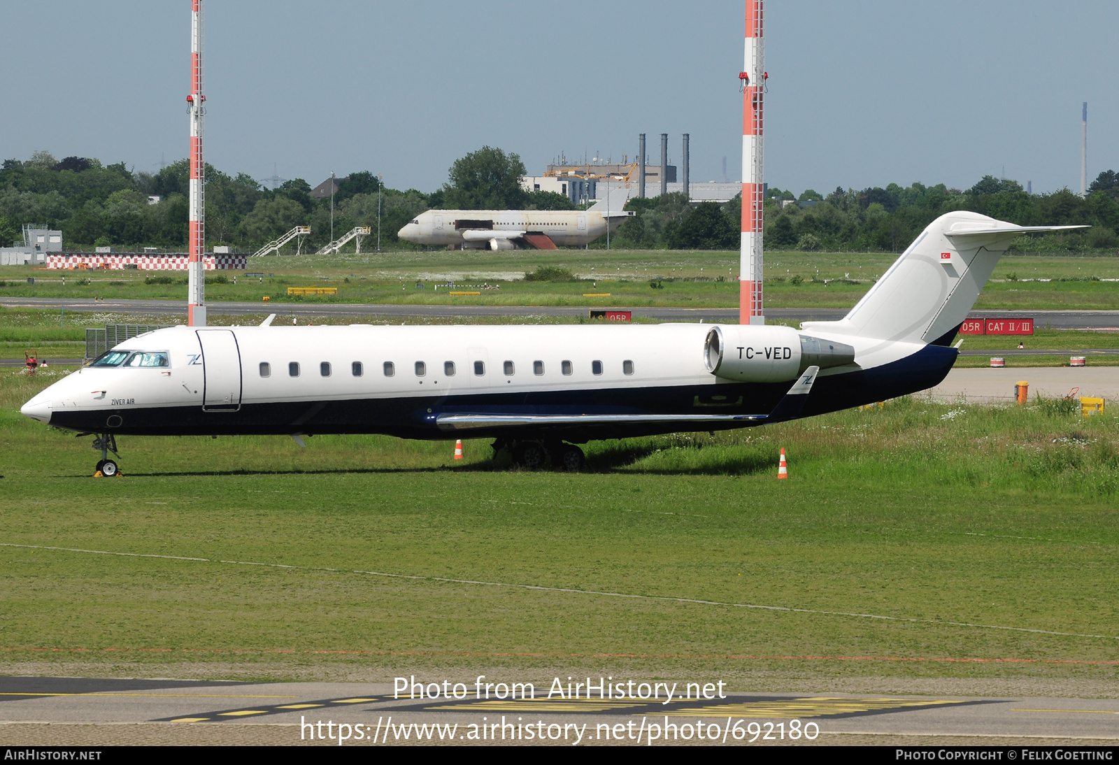 Aircraft Photo of TC-VED | Bombardier Challenger 850 (CRJ-200SE/CL-600-2B19) | Ziver Air | AirHistory.net #692180