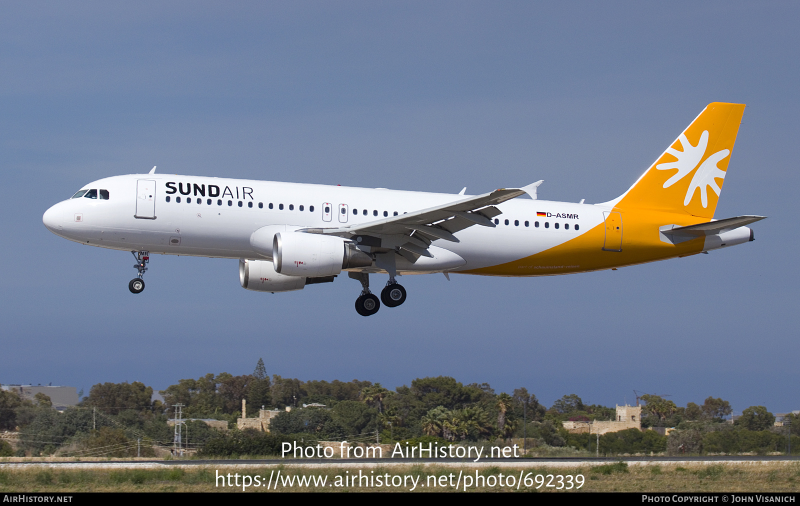 Aircraft Photo of D-ASMR | Airbus A320-214 | Sundair | AirHistory.net #692339