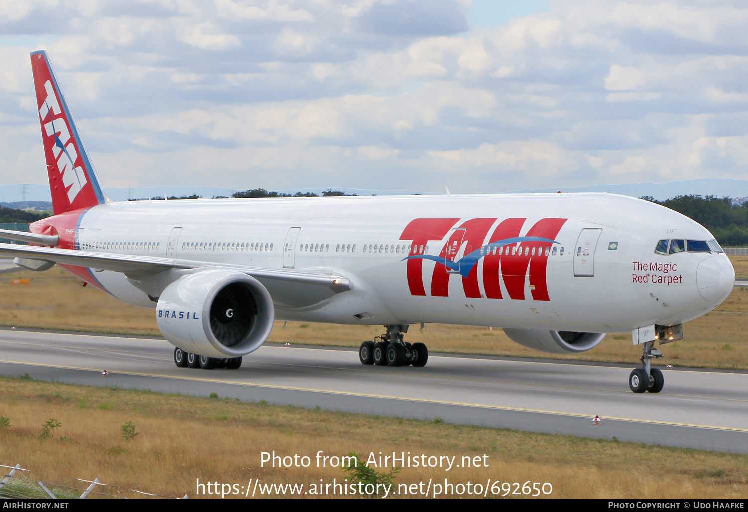 Aircraft Photo of PT-MUF | Boeing 777-32W/ER | TAM Linhas Aéreas | AirHistory.net #692650