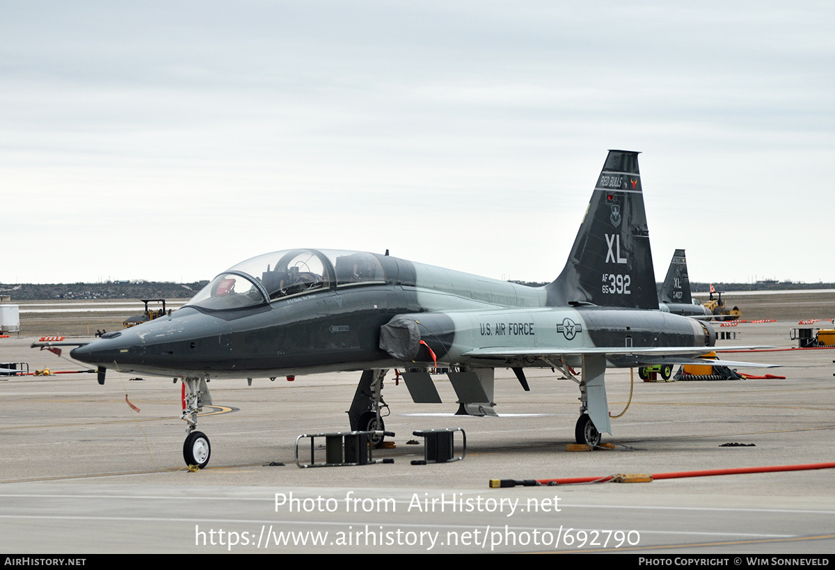 Aircraft Photo of 65-10392 / AF65-392 | Northrop T-38C Talon | USA - Air Force | AirHistory.net #692790