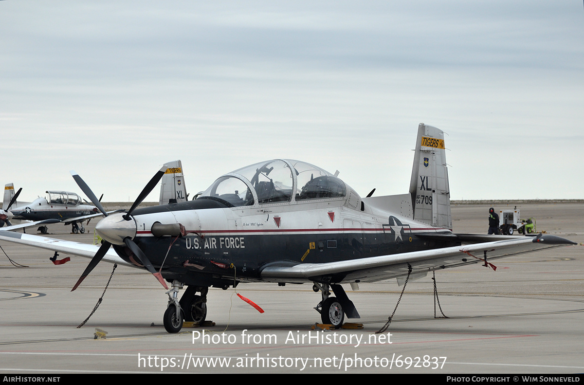 Aircraft Photo of 04-3709 / AF04-709 | Raytheon T-6A Texan II | USA - Air Force | AirHistory.net #692837