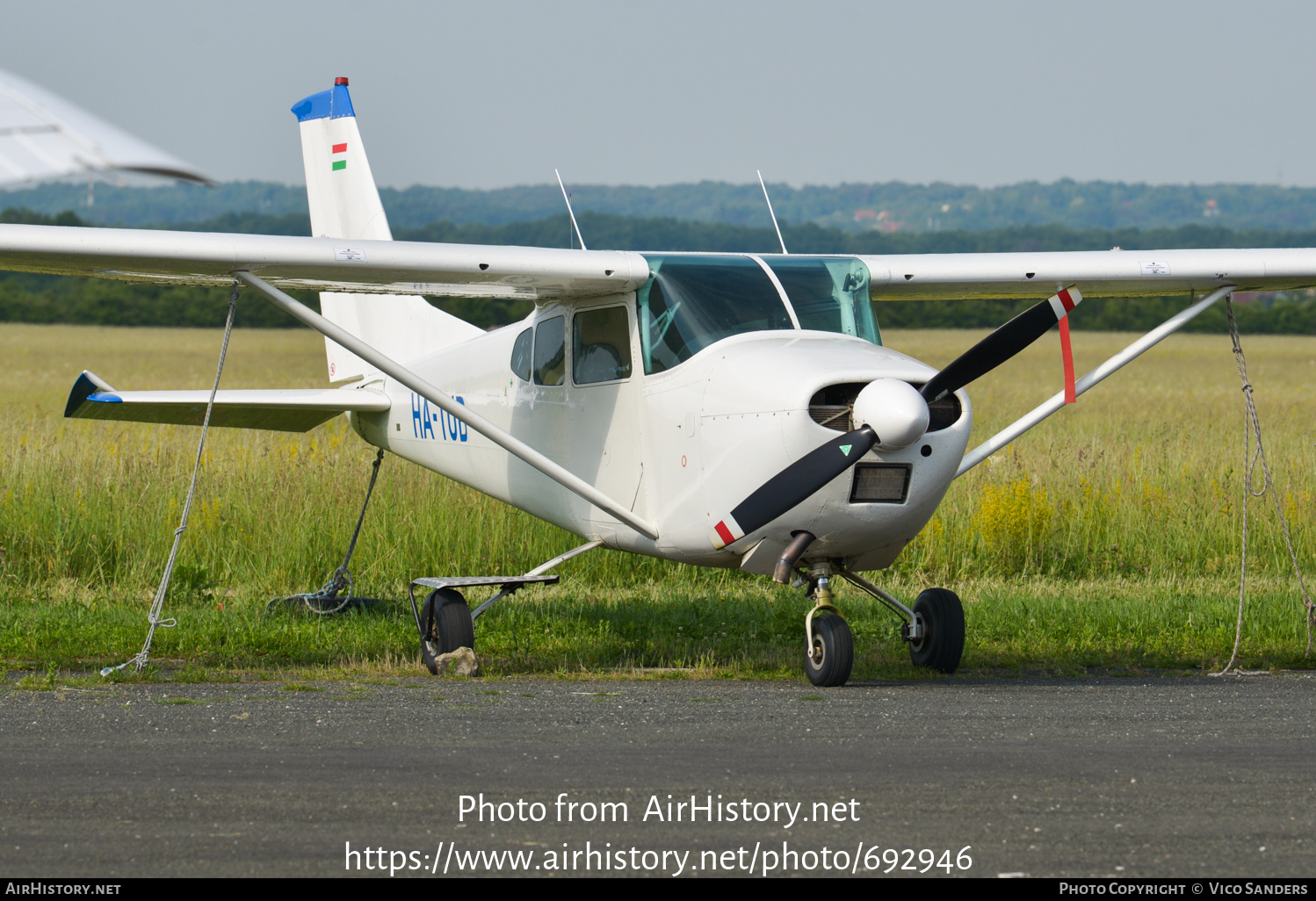 Aircraft Photo of HA-TUB | Cessna 182D Skylane | AirHistory.net #692946