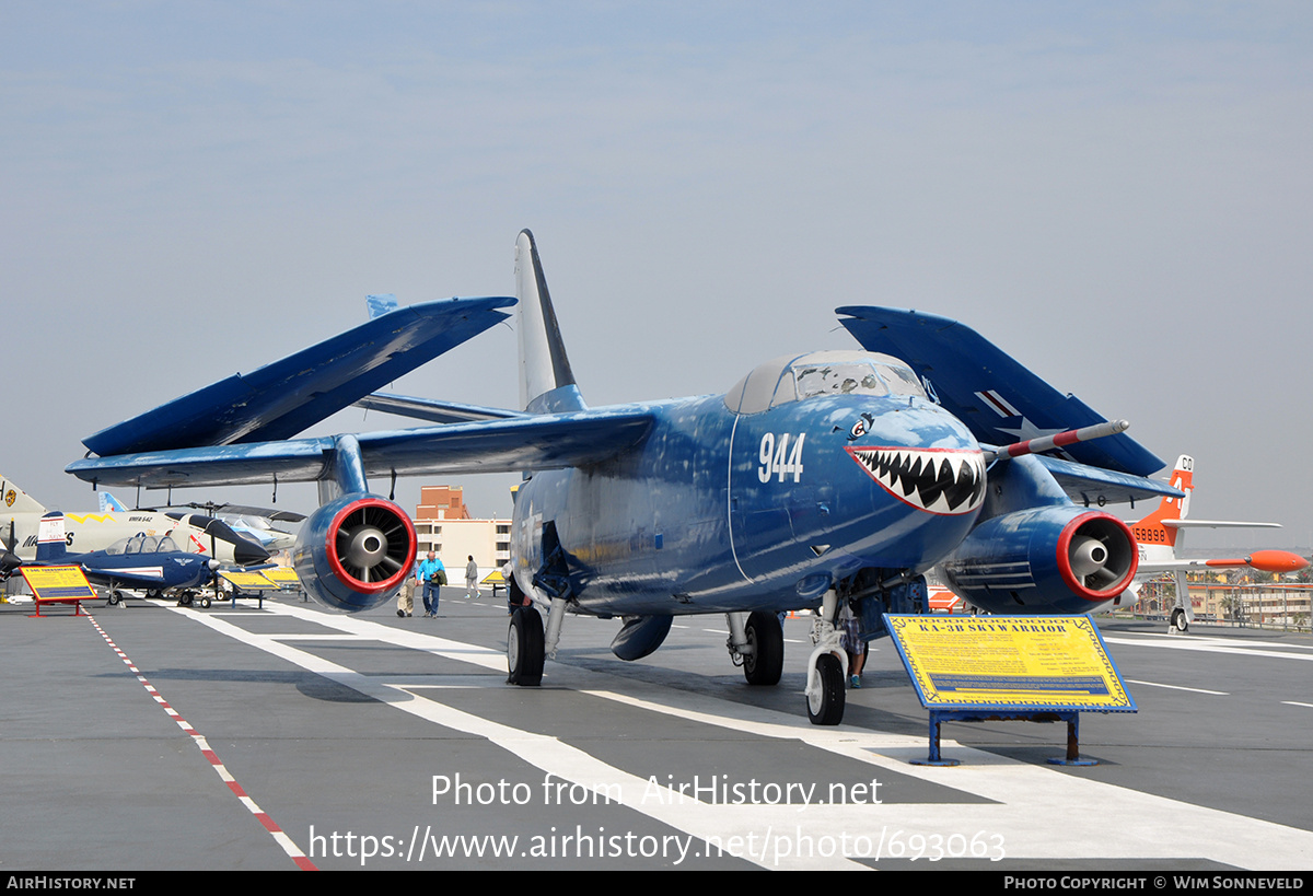 Aircraft Photo of 138944 | Douglas KA-3B Skywarrior | USA - Navy ...