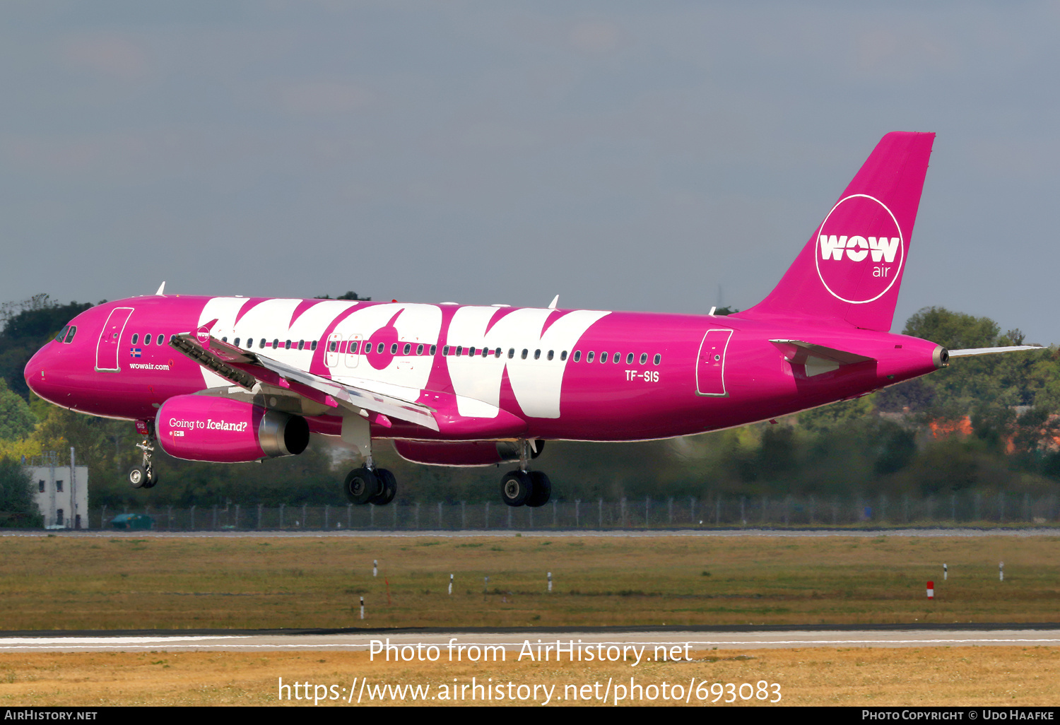 Aircraft Photo of TF-SIS | Airbus A320-232 | WOW Air | AirHistory.net #693083