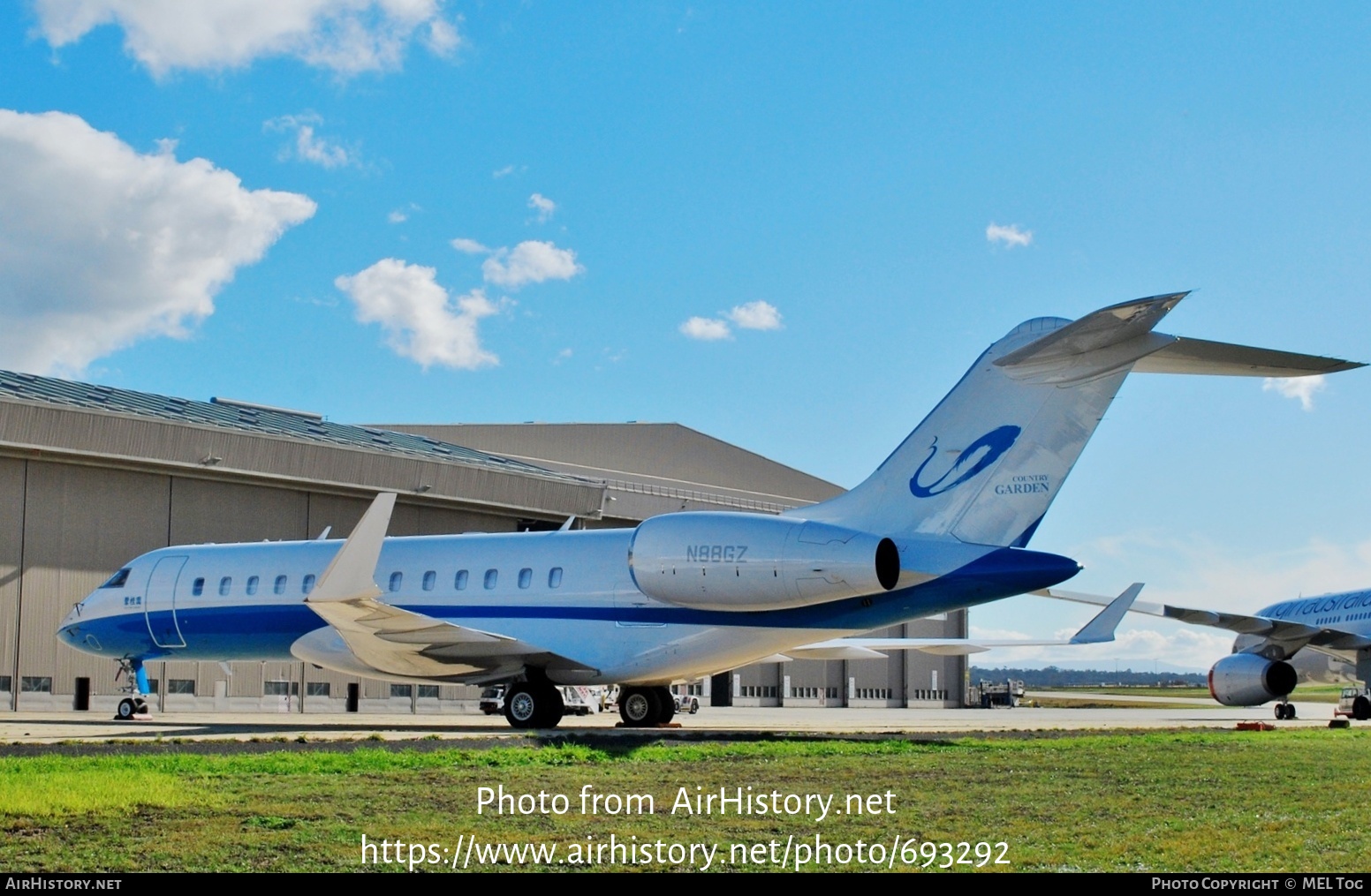 Aircraft Photo of N88GZ | Bombardier Global Express (BD-700-1A10) | AirHistory.net #693292