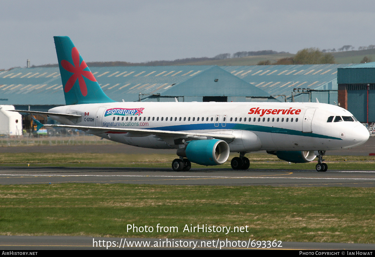 Aircraft Photo of C-GTDH | Airbus A320-214 | Skyservice Airlines | AirHistory.net #693362