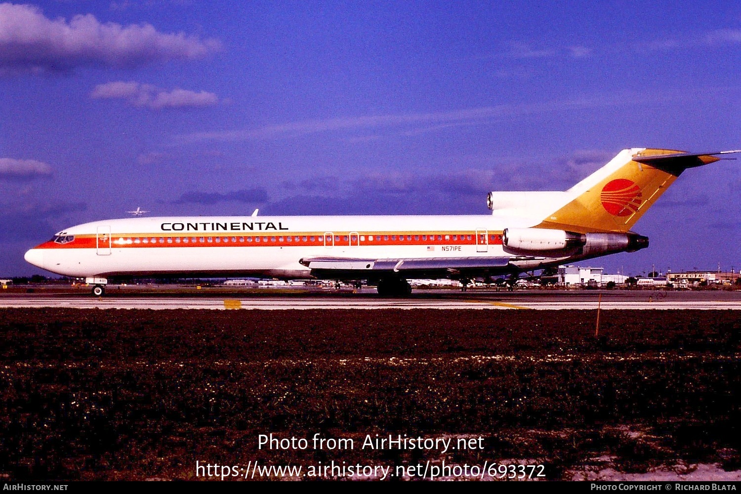 Aircraft Photo of N571PE | Boeing 727-243/Adv | Continental Airlines | AirHistory.net #693372