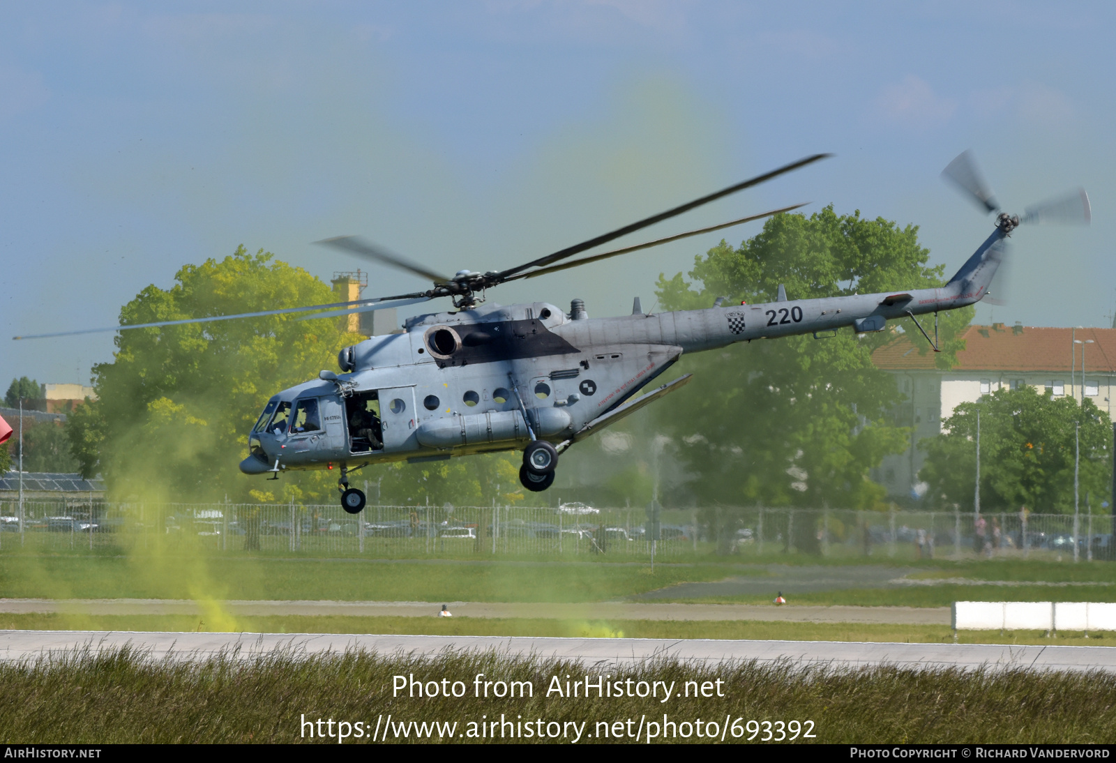 Aircraft Photo of 220 | Mil Mi-171Sh | Croatia - Air Force | AirHistory.net #693392