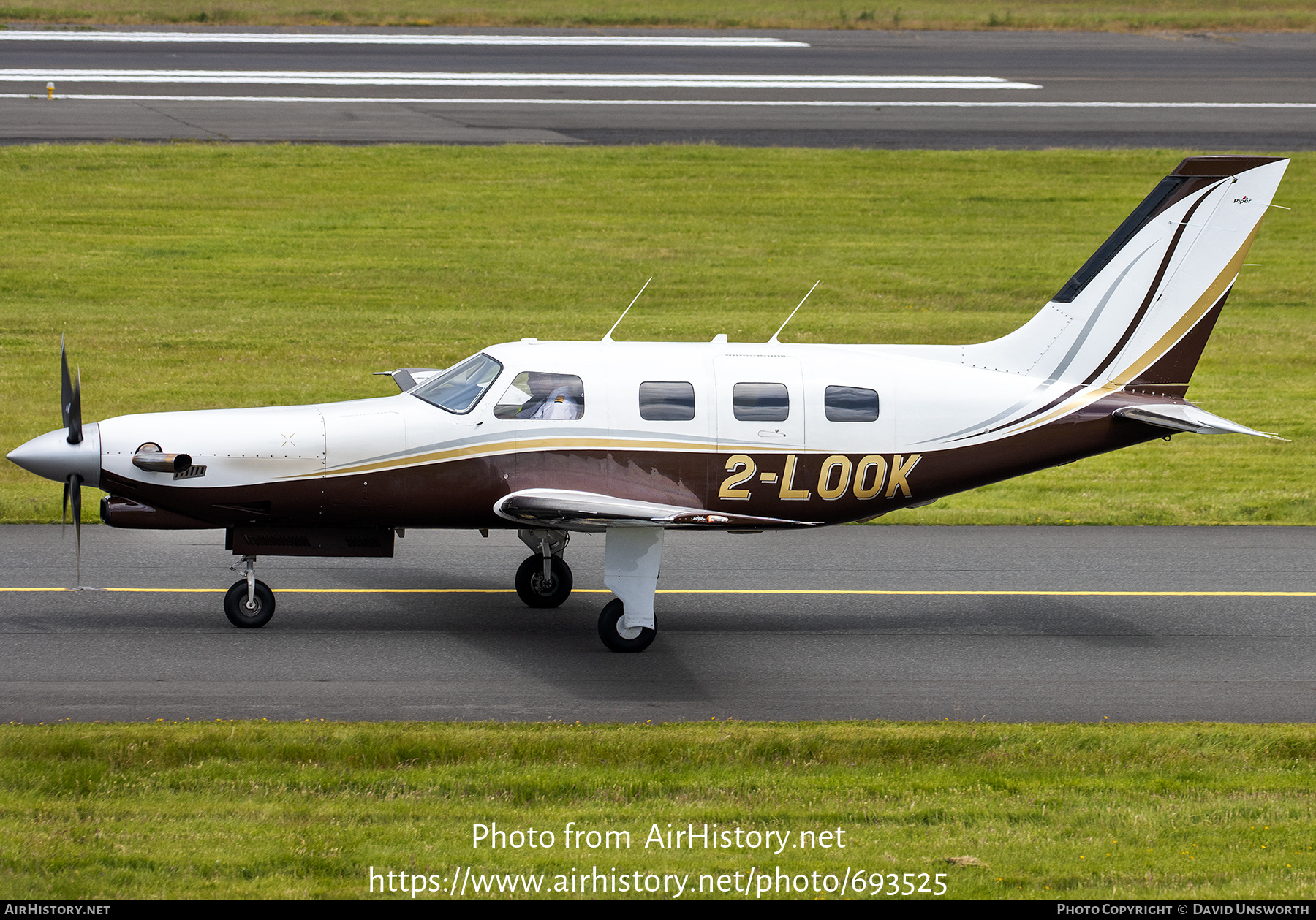 Aircraft Photo of 2-LOOK | Piper PA-46-350P Malibu Mirage | AirHistory.net #693525