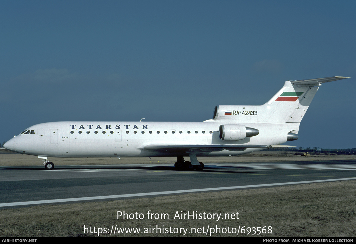 Aircraft Photo of RA-42433 | Yakovlev Yak-42D | Tatarstan Airlines | AirHistory.net #693568