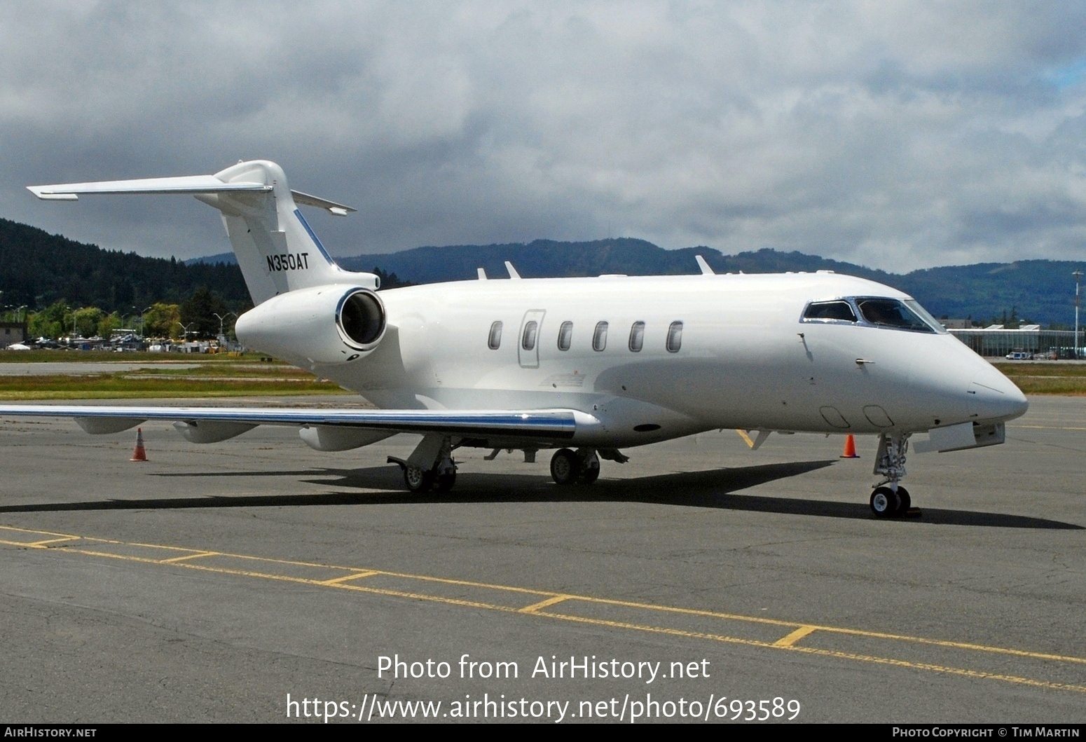 Aircraft Photo of N350AT | Bombardier Challenger 350 (BD-100-1A10) | AirHistory.net #693589