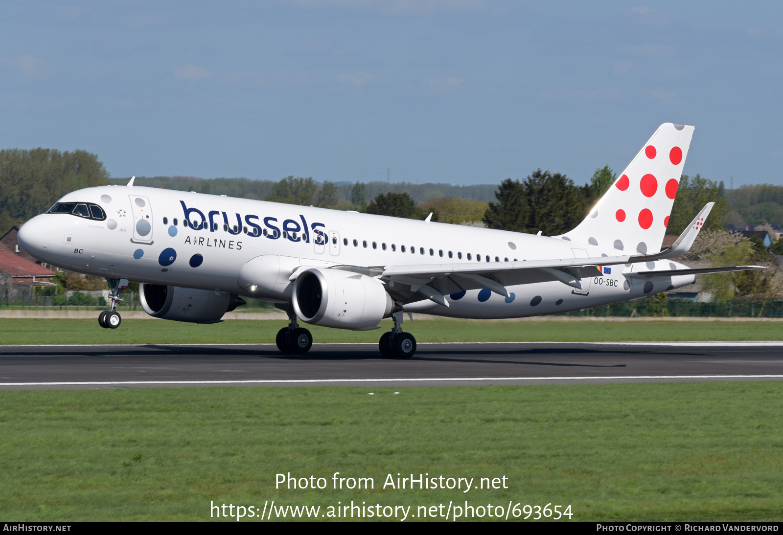 Aircraft Photo of OO-SBC | Airbus A320-251N | Brussels Airlines ...