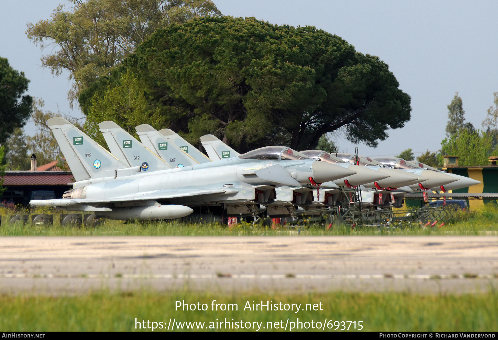 Aircraft Photo of 1018 | Eurofighter EF-2000 Typhoon | Saudi Arabia - Air Force | AirHistory.net #693715