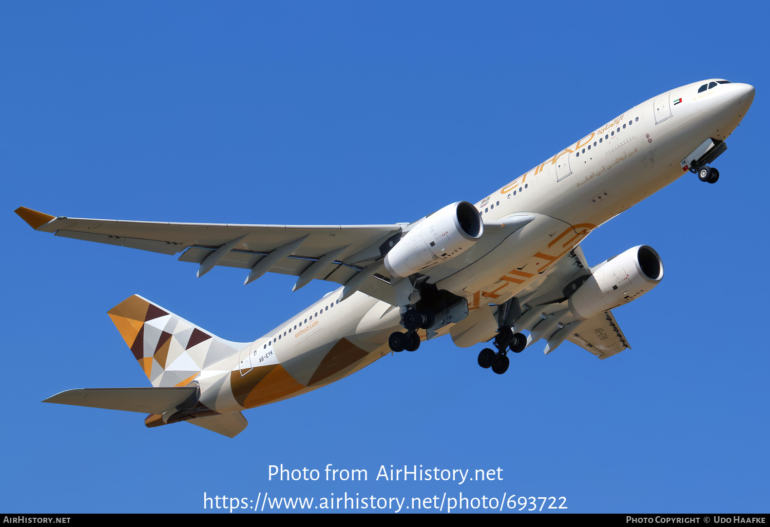 Aircraft Photo of A6-EYK | Airbus A330-243 | Etihad Airways | AirHistory.net #693722