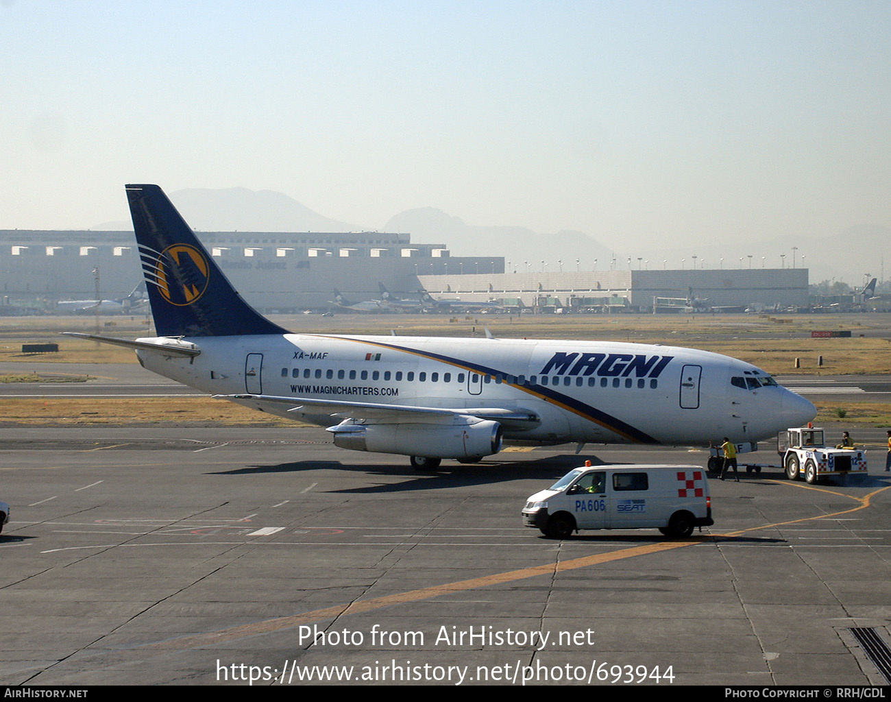 Aircraft Photo of XA-MAF | Boeing 737-2K9/Adv | Magnicharters | AirHistory.net #693944