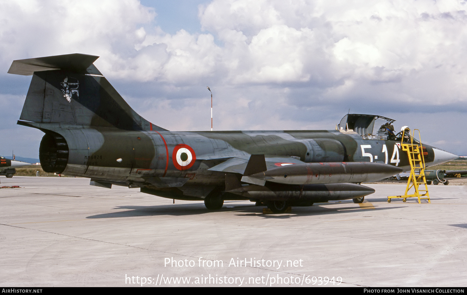 Aircraft Photo of MM6828 | Lockheed F-104S Starfighter | Italy - Air Force | AirHistory.net #693949