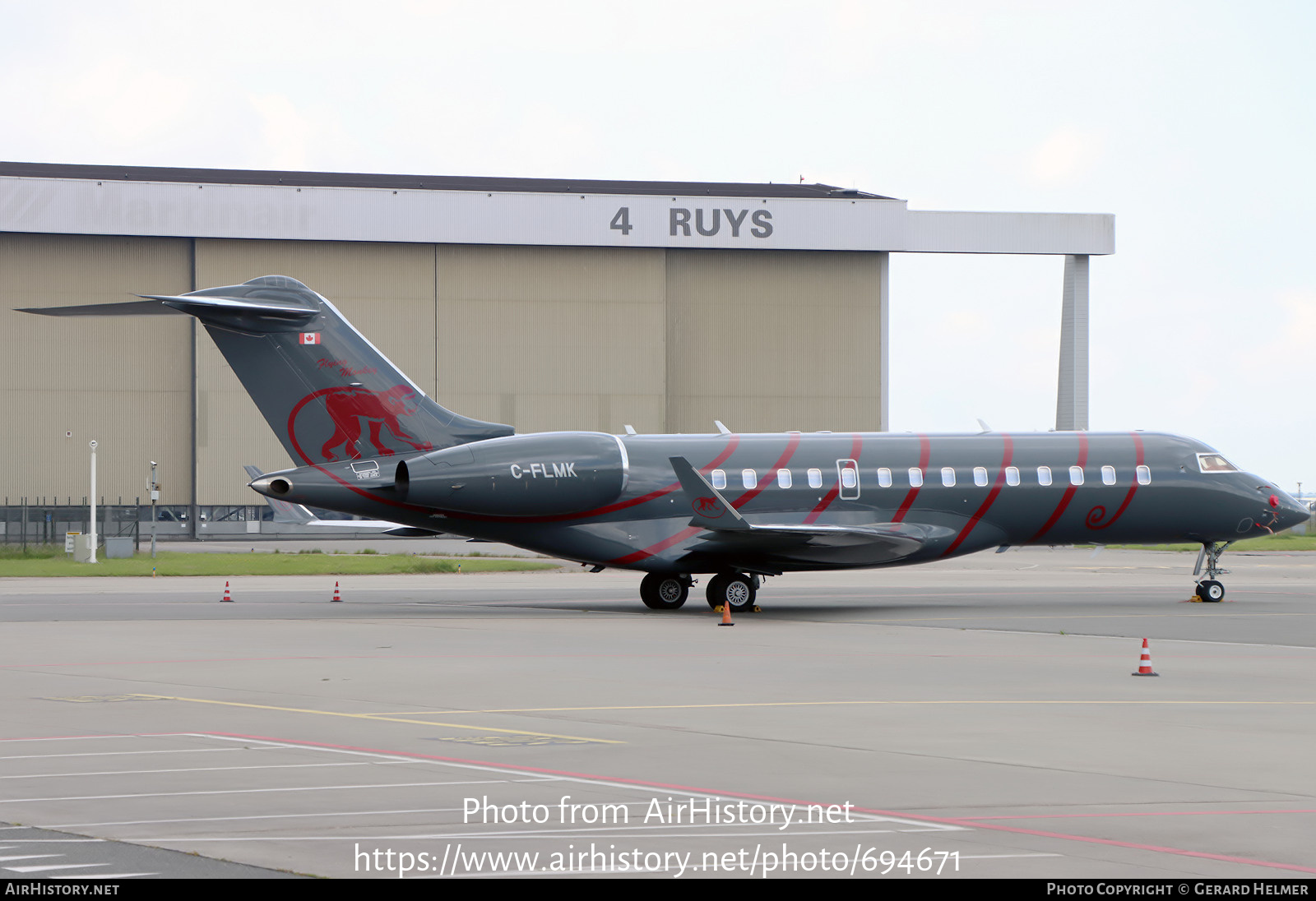 Aircraft Photo of C-FLMK | Bombardier Global Express XRS (BD-700-1A10) | AirHistory.net #694671