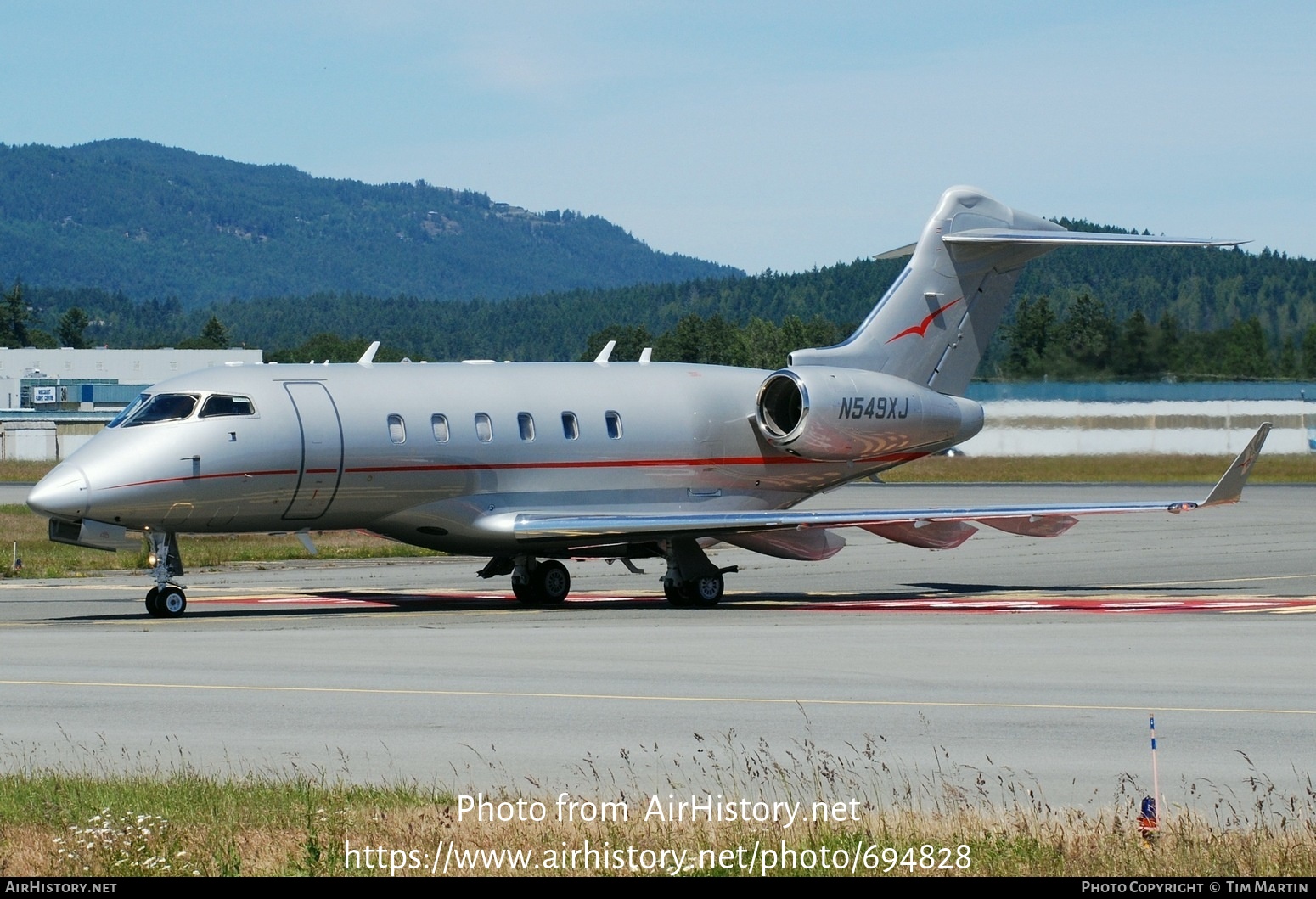 Aircraft Photo of N549XJ | Bombardier Challenger 300 (BD-100-1A10) | VistaJet | AirHistory.net #694828