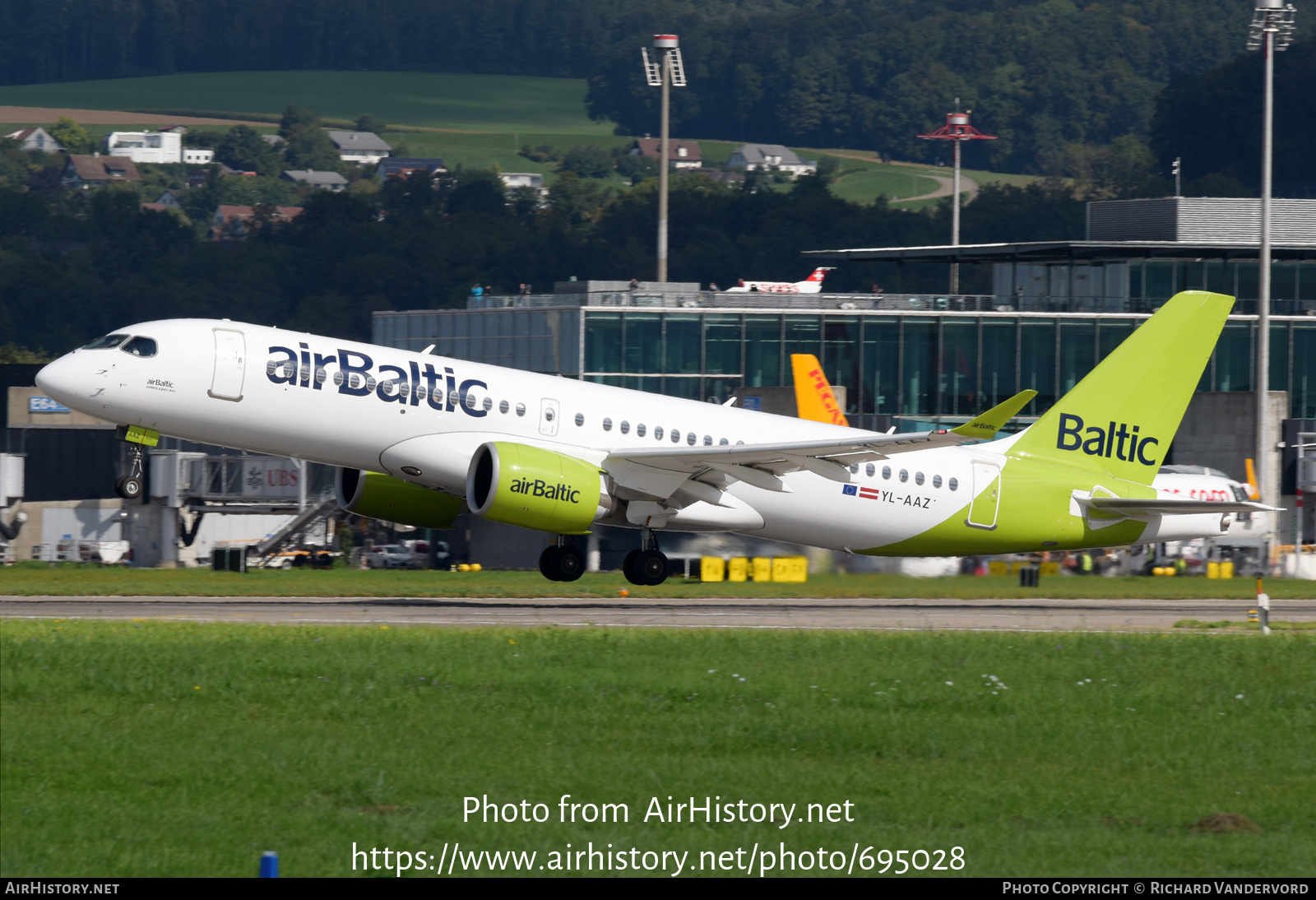 Aircraft Photo of YL-AAZ | Airbus A220-371 (BD-500-1A11) | AirBaltic | AirHistory.net #695028