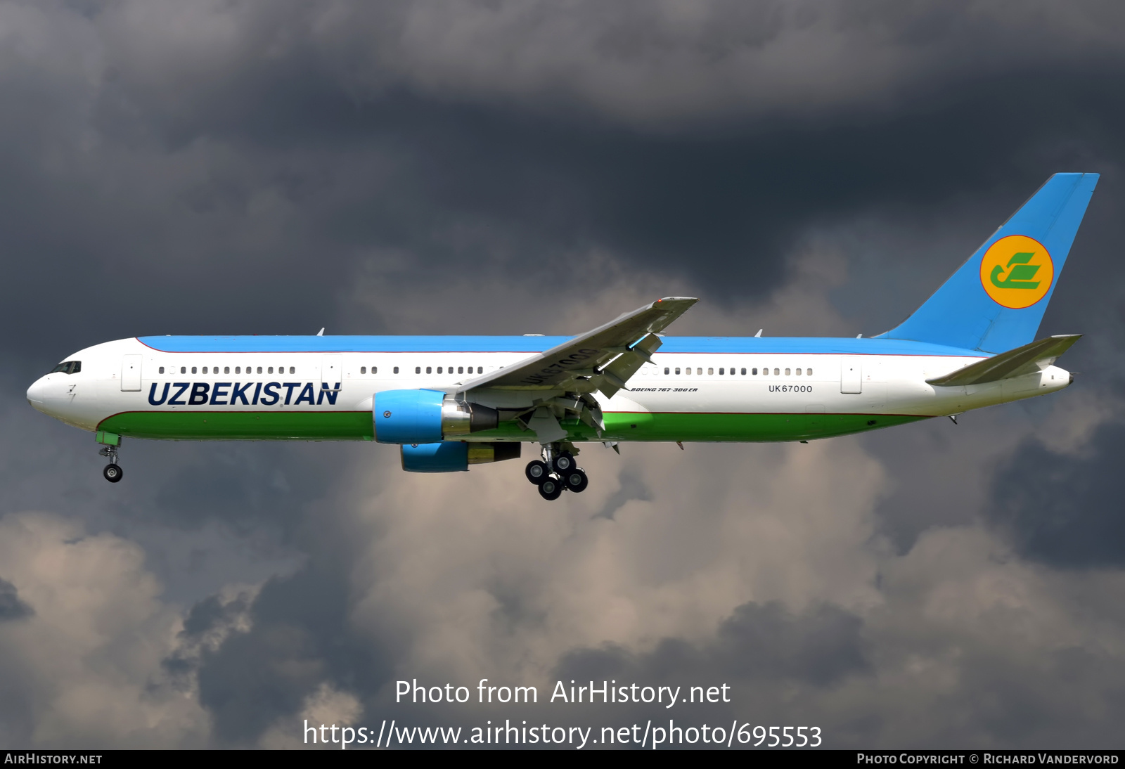 Aircraft Photo of UK67000 | Boeing 767-33P/ER | Uzbekistan - Government | AirHistory.net #695553