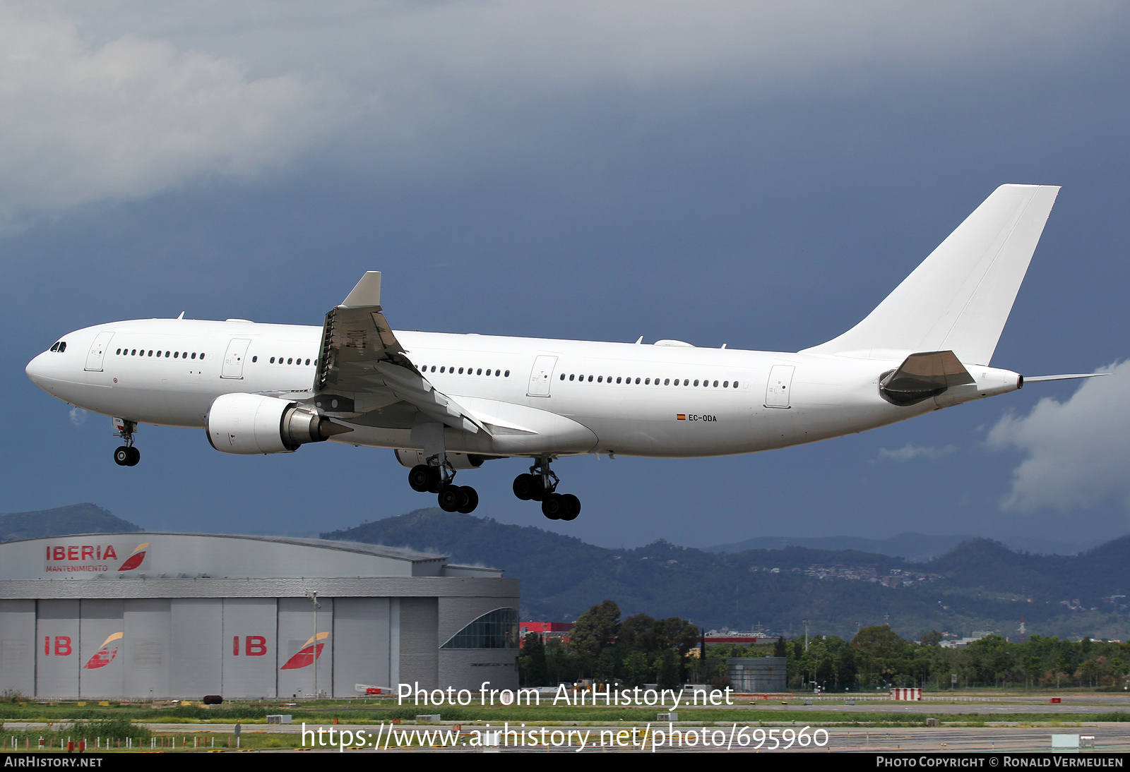 Aircraft Photo of EC-ODA | Airbus A330-202 | Level | AirHistory.net #695960