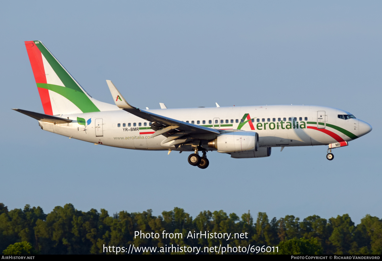 Aircraft Photo of YR-BMR | Boeing 737-7K2 | Aeroitalia | AirHistory.net #696011