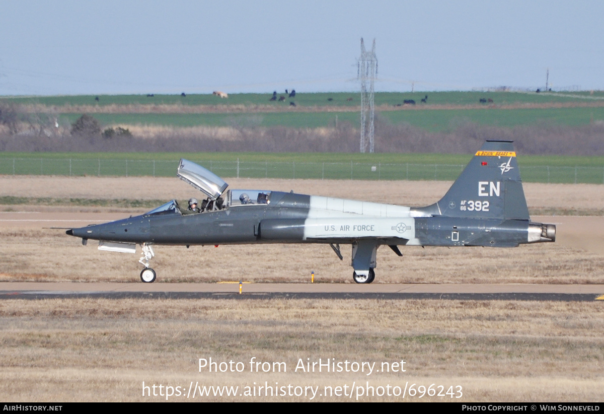 Aircraft Photo of 66-8392 / AF66-392 | Northrop T-38C Talon | USA - Air Force | AirHistory.net #696243