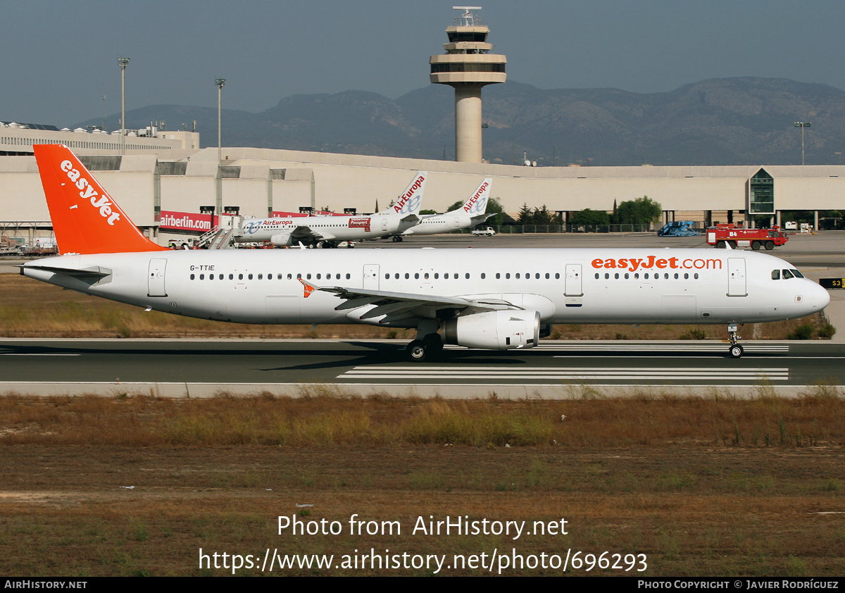 Aircraft Photo of G-TTIE | Airbus A321-231 | EasyJet | AirHistory.net #696293