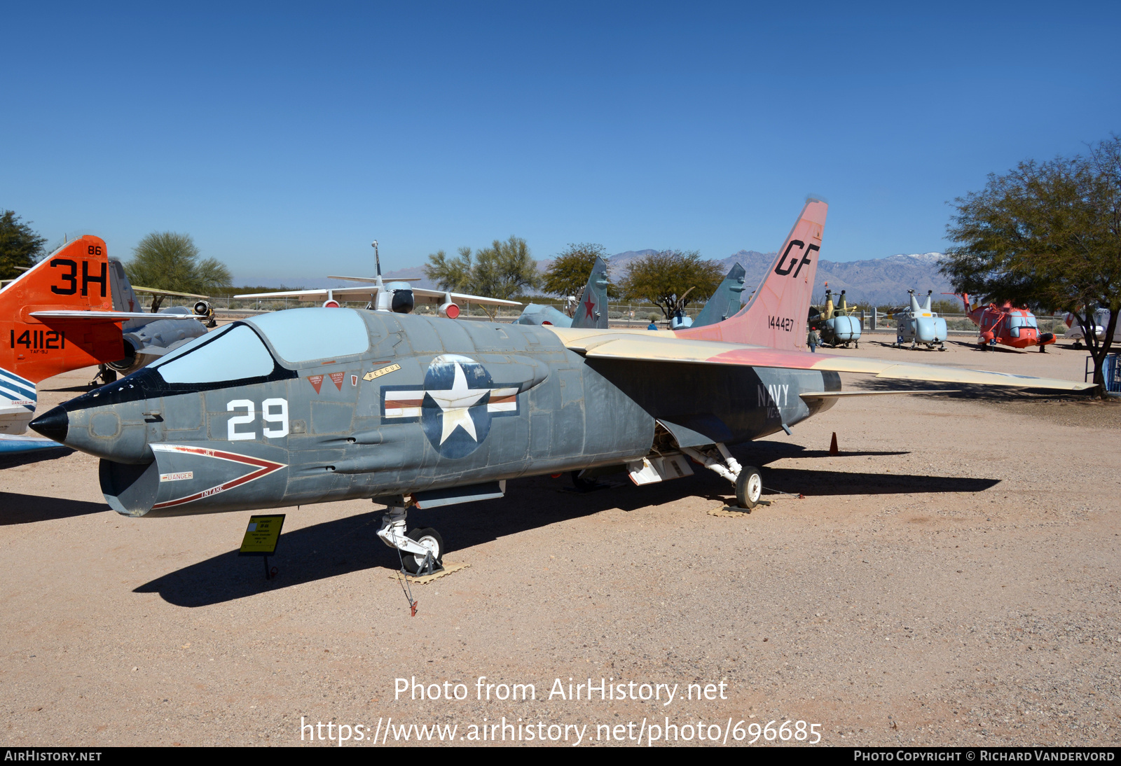 Aircraft Photo of 144427 | Vought DF-8F Crusader | USA - Navy | AirHistory.net #696685