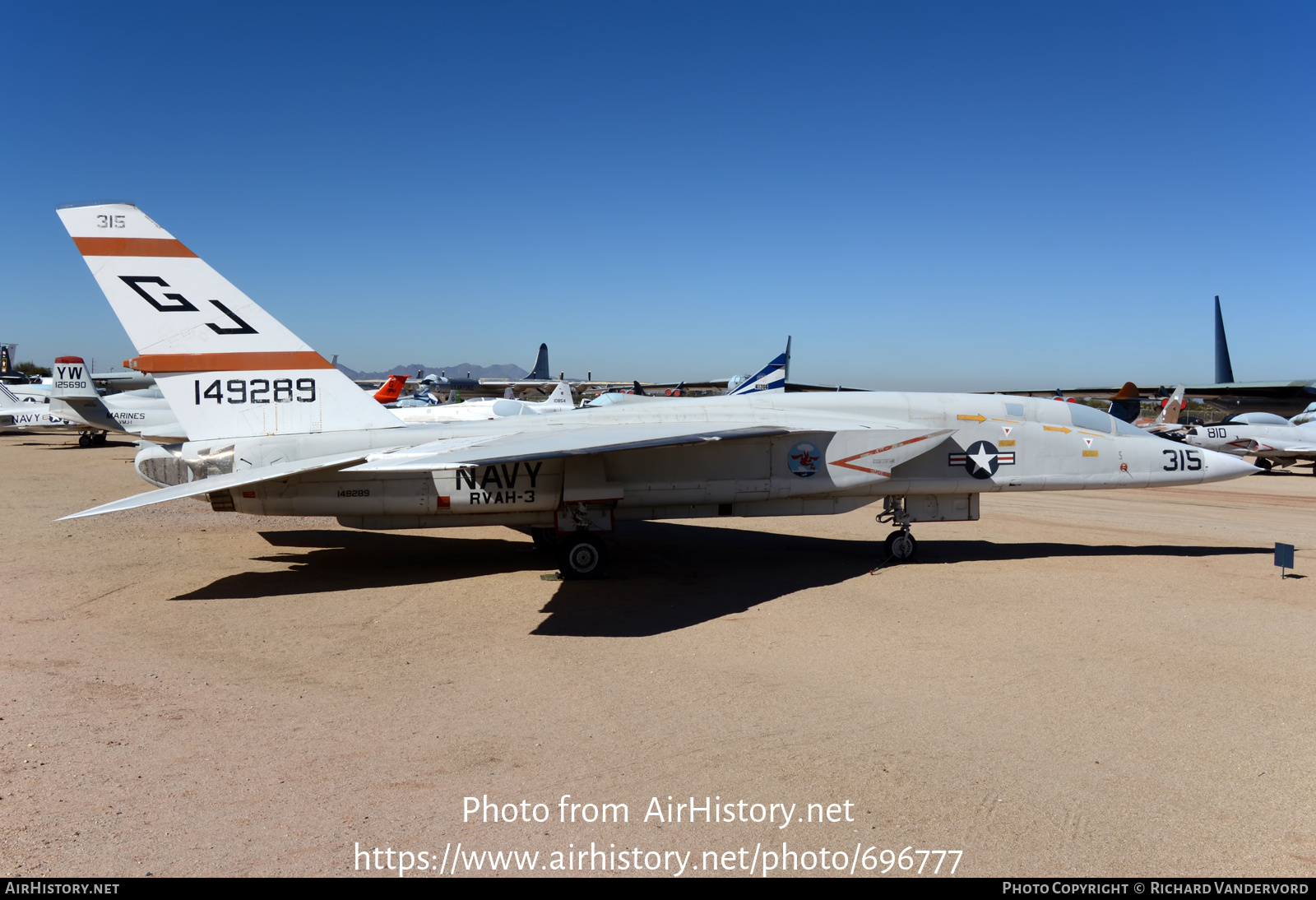 Aircraft Photo of 149289 | North American RA-5C Vigilante | USA - Navy | AirHistory.net #696777