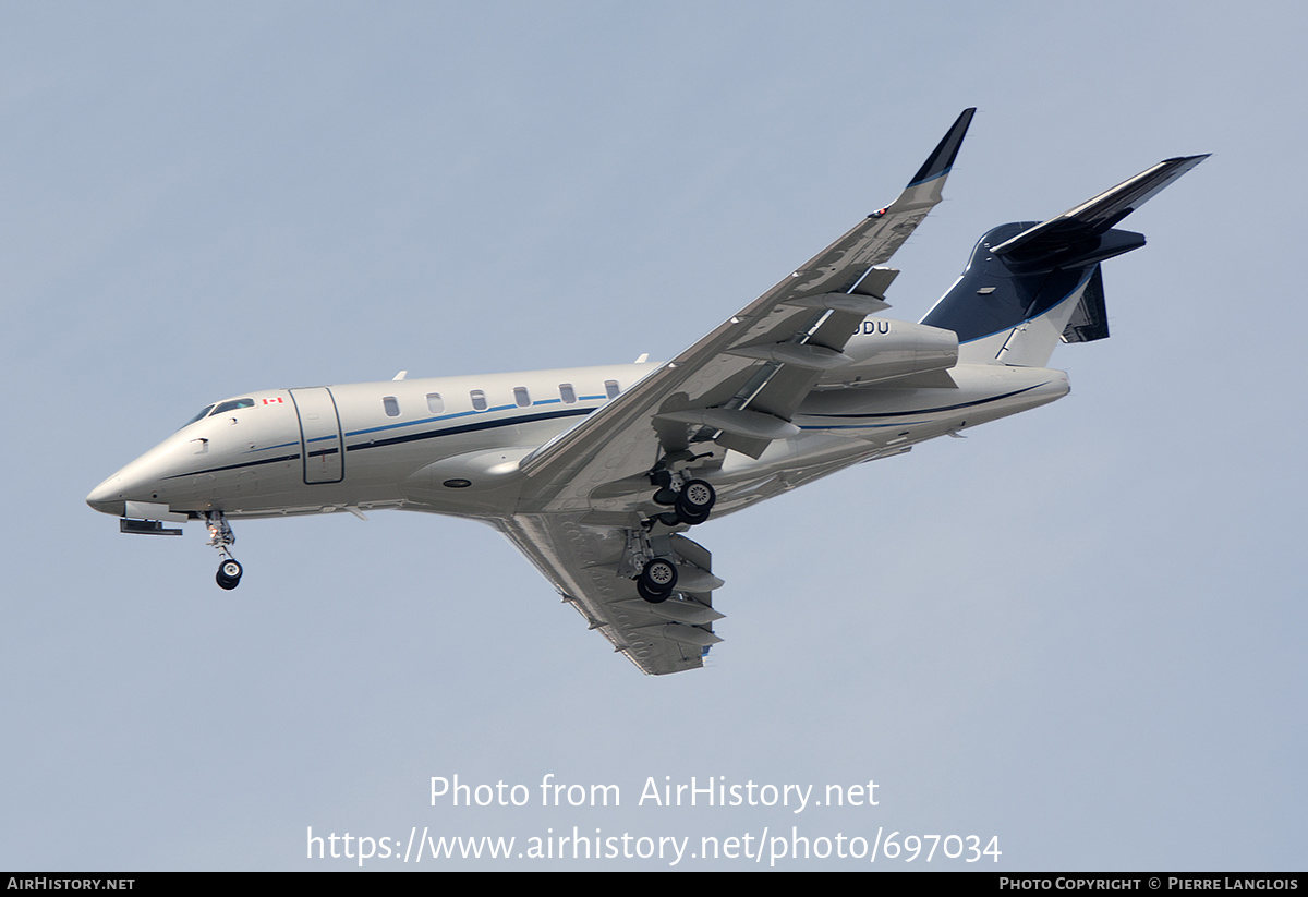 Aircraft Photo of C-GJDU | Bombardier Challenger 350 (BD-100-1A10) | AirHistory.net #697034