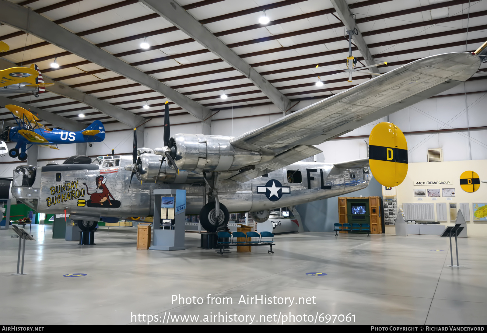 Aircraft Photo of 44-44175 / HE877 | Consolidated B-24J Liberator | USA - Air Force | AirHistory.net #697061