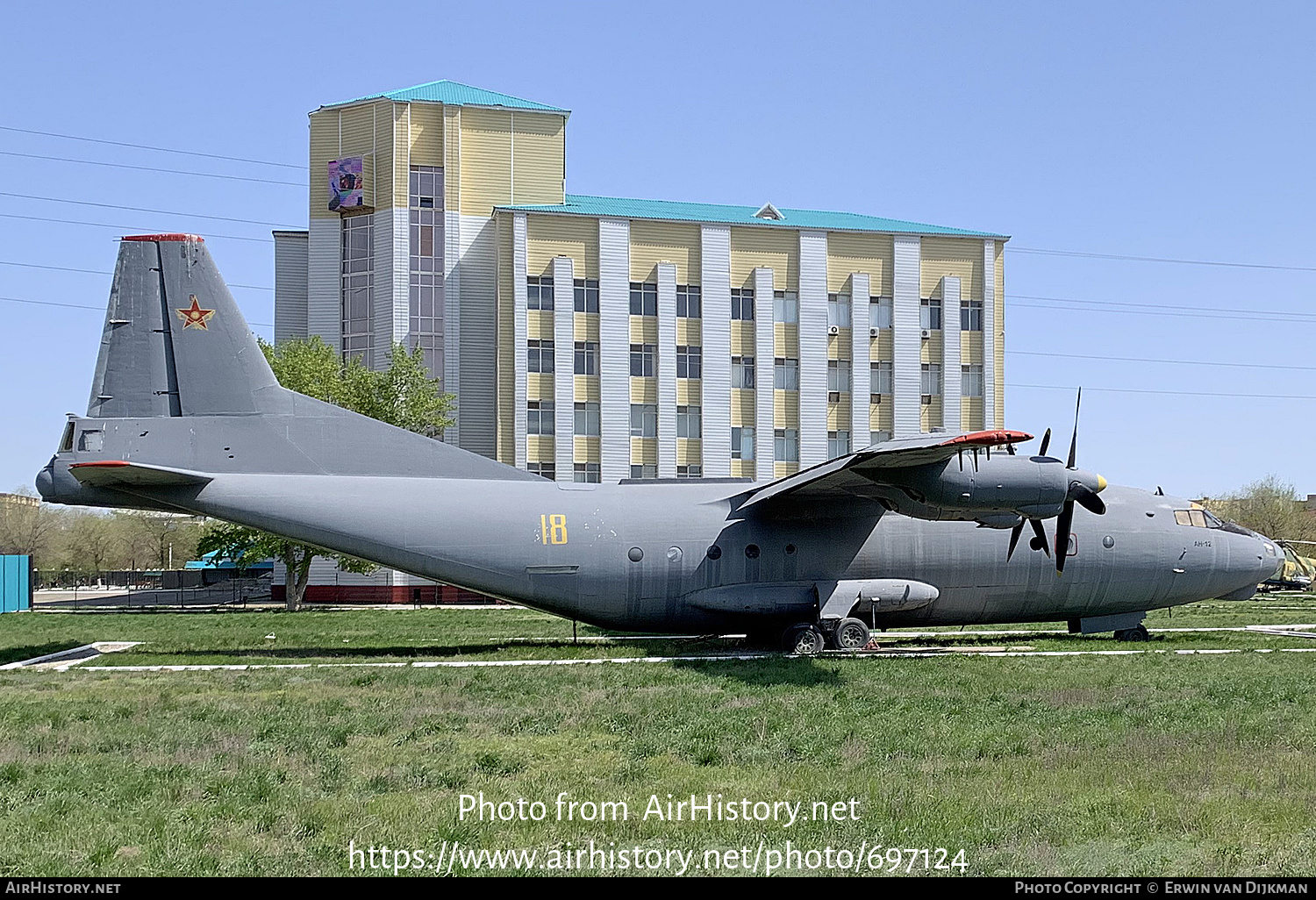 Aircraft Photo of 18 yellow | Antonov An-12BP | Kazakhstan - Air Force | AirHistory.net #697124