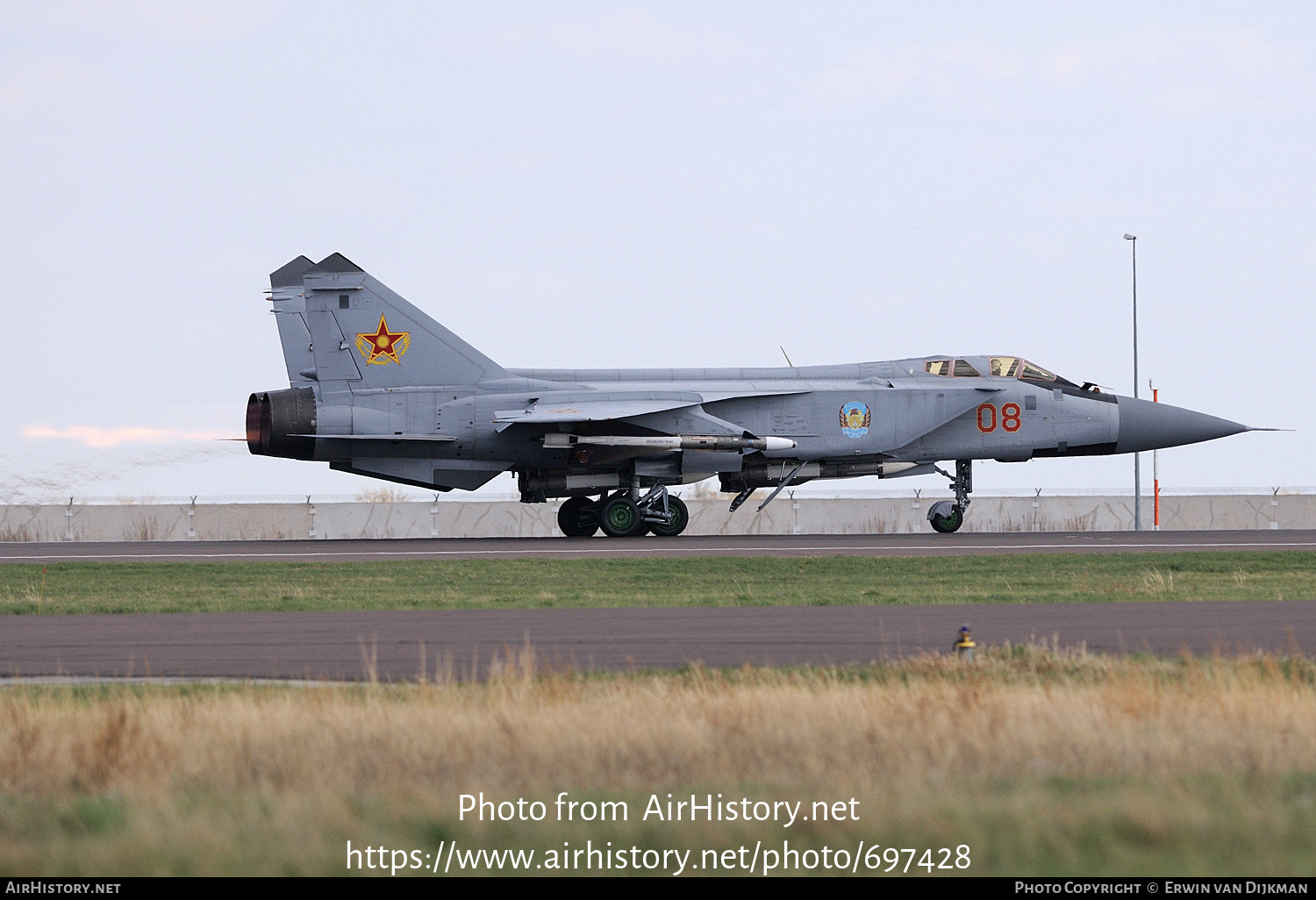 Aircraft Photo of 08 red | Mikoyan-Gurevich MiG-31 | Kazakhstan - Air Force | AirHistory.net #697428