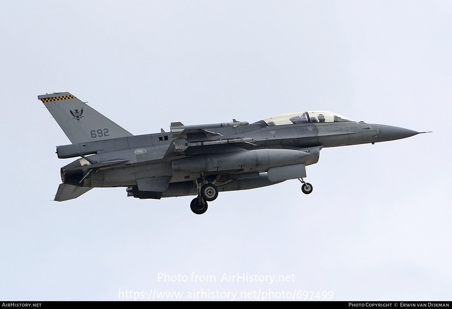 Aircraft Photo of 692 | General Dynamics F-16D Fighting Falcon | Singapore - Air Force | AirHistory.net #697499