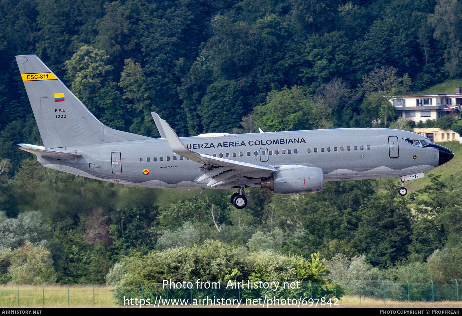 Aircraft Photo of FAC1222 | Boeing 737-732 | Colombia - Air Force | AirHistory.net #697842